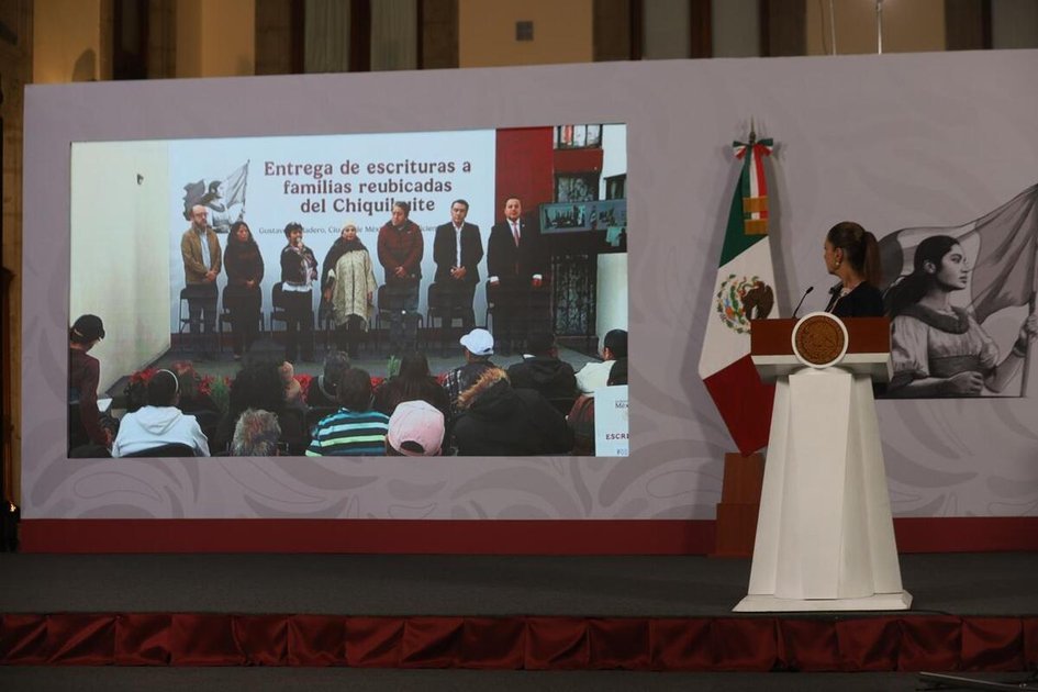 Claudia Sheinbaum cumple promesa: 354 familias del Chiquihuite reciben escrituras